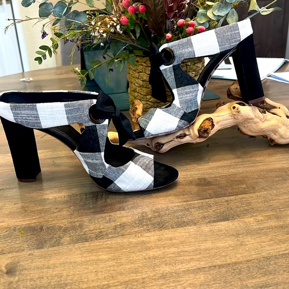 AD and Daughters black and white plaid with bow high heel slip one - Picture 12 of 12